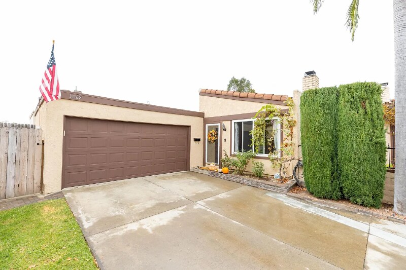 31162 Via Santo Tomas in San Juan Capistrano, CA - Building Photo