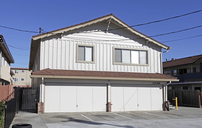 25186 Muir St in Hayward, CA - Building Photo - Building Photo