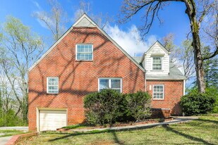 612 Robin Rd in Birmingham, AL - Building Photo