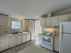 157 Conover St in Jacksonville, NC - Building Photo - Building Photo