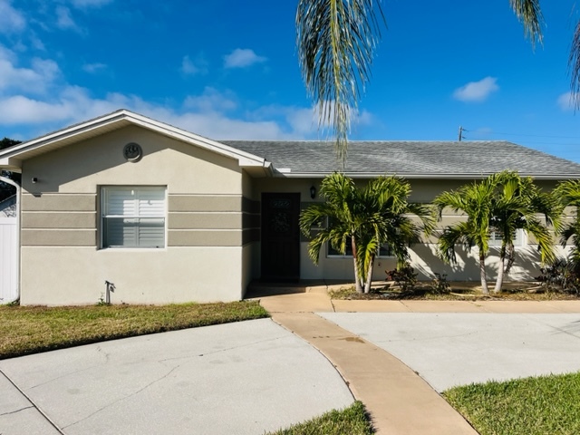 6345 Old Main St in New Port Richey, FL - Building Photo