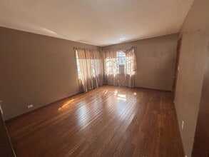 360 Ross Ave, Unit 360 Ross Ave APT B in Hamilton, OH - Foto de edificio - Building Photo