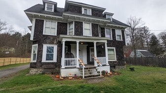 118 Randall Ave, Unit #4