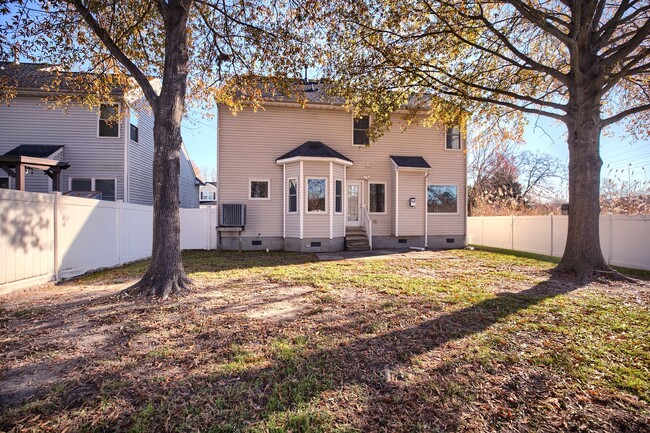 710 Ray Ave in Chesapeake, VA - Building Photo - Building Photo