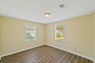 10001 Lucore St in Houston, TX - Building Photo - Building Photo