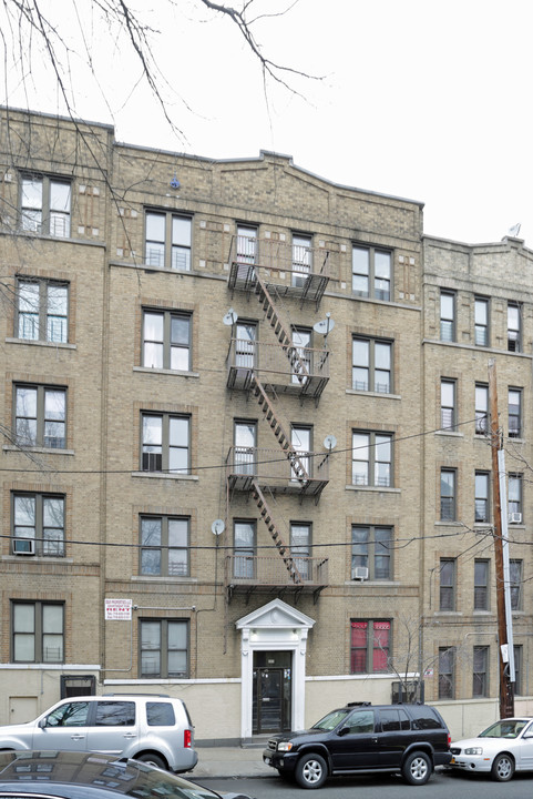 265 E 201st in Bronx, NY - Building Photo