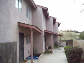 5917 Fairfax Rd Apartments