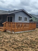 2968 Kalmia Ct in Sweet Home, OR - Foto de edificio - Building Photo