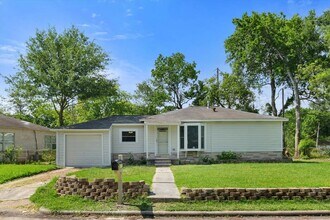 1217 Parkway Dr in Baytown, TX - Building Photo - Building Photo