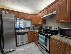 2900 NW 42nd Ave in Coconut Creek, FL - Foto de edificio - Building Photo