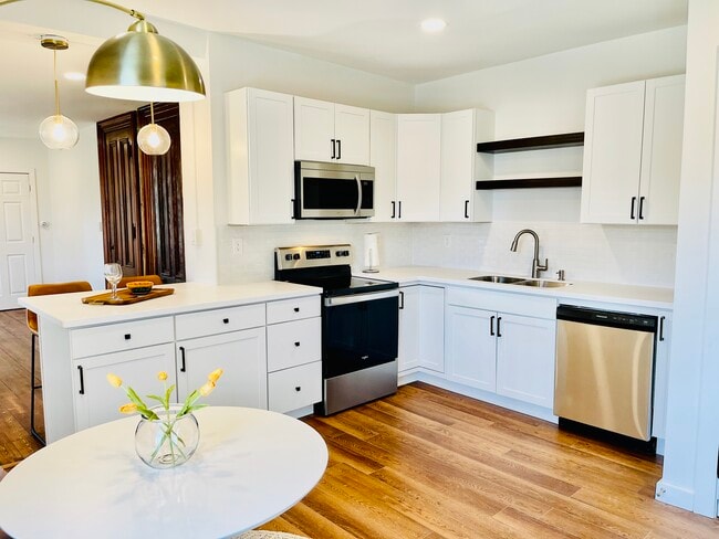 40 S Main St, Unit Apt. 4