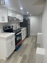 1569 Pennel Dr in Oshawa, ON - Building Photo - Building Photo