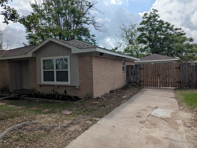 5737 Alvarado Dr in Houston, TX - Building Photo - Building Photo