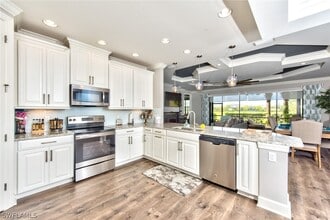 8764 Bellano Ct in Naples, FL - Foto de edificio - Building Photo