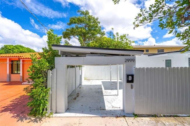 2999 SW 17th St in Miami, FL - Building Photo - Building Photo