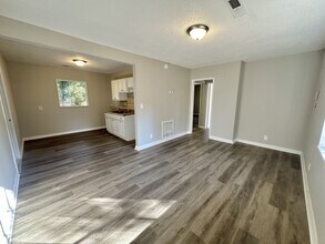 209 Tucker Ave in Birmingham, AL - Foto de edificio - Building Photo