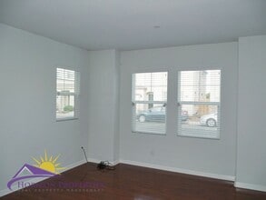 8150 Weeping Willow Ln in Sacramento, CA - Building Photo - Building Photo
