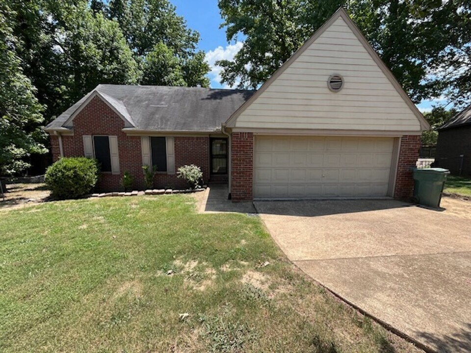 7556 Coral Meadows Dr in Southaven, MS - Building Photo