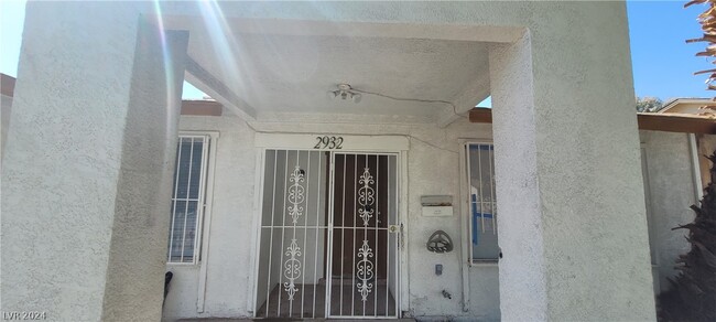 2932 E Demetrius Ave in Las Vegas, NV - Building Photo - Building Photo