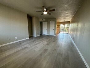 1160 Tollhouse Rd in Clovis, CA - Building Photo - Building Photo