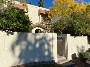 1802 E Frier Dr in Phoenix, AZ - Building Photo - Building Photo