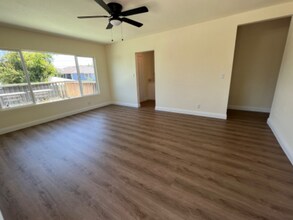 249 E Graham Ave in Lake Elsinore, CA - Building Photo - Building Photo