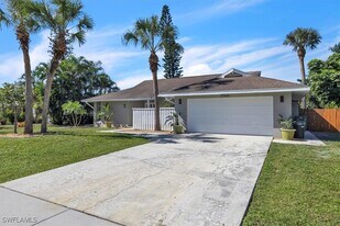 27630 Wisconsin St in Bonita Springs, FL - Building Photo