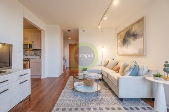 542 N Kingsbury St in Chicago, IL - Foto de edificio - Building Photo