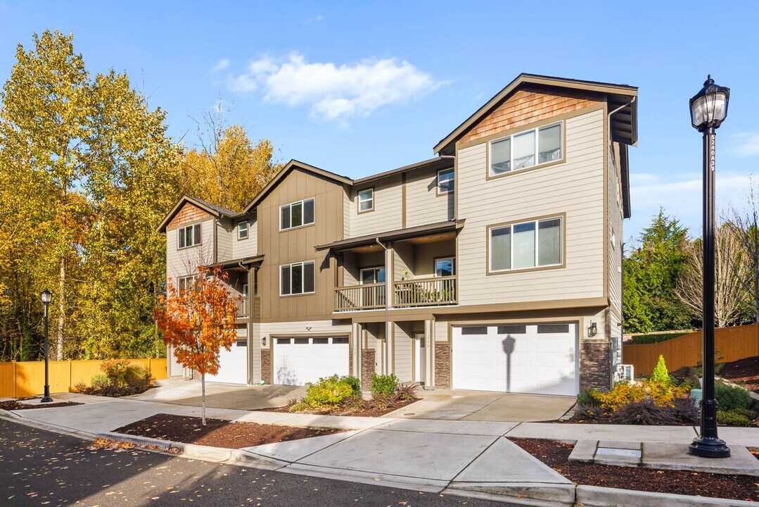 304 S 48th Ct in Renton, WA - Building Photo