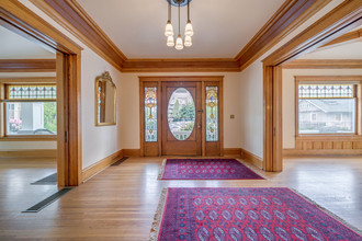 1608 NE Halsey St in Portland, OR - Building Photo - Interior Photo