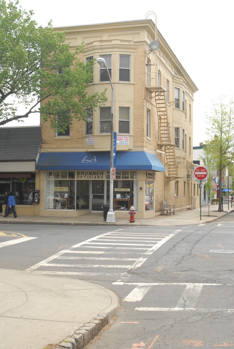 100 E Broad St in Westfield, NJ - Building Photo