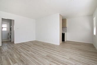 300 California Ave in Santa Monica, CA - Building Photo - Building Photo