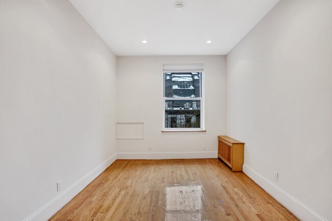 124 E 27th St in New York, NY - Building Photo - Building Photo