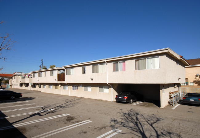 6438 Vineland Ave in North Hollywood, CA - Building Photo - Building Photo