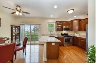 475 Plaza Pl in Aurora, IL - Foto de edificio - Building Photo