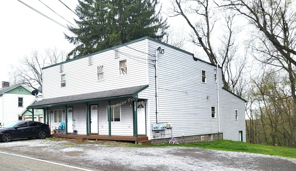 1650 Brighton Rd-Unit -2 in Ellwood City, PA - Building Photo