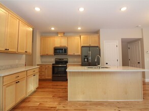 289 Obrien Farm Rd in South Burlington, VT - Building Photo - Building Photo