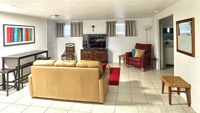 828 S Tuttle Ave in Sarasota, FL - Building Photo - Building Photo