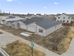 1715 N Selkirk Rd in Spokane Valley, WA - Building Photo - Building Photo