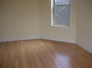 2453 N Spaulding Ave in Chicago, IL - Building Photo - Building Photo