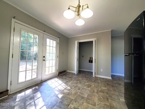 305 Rhode Island Ave in Elizabeth City, NC - Foto de edificio - Building Photo