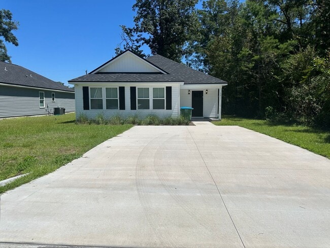 property at 11 Provo Pl