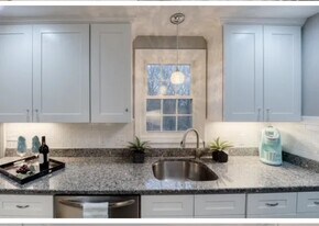 2 Village Grn in Millbury, MA - Building Photo