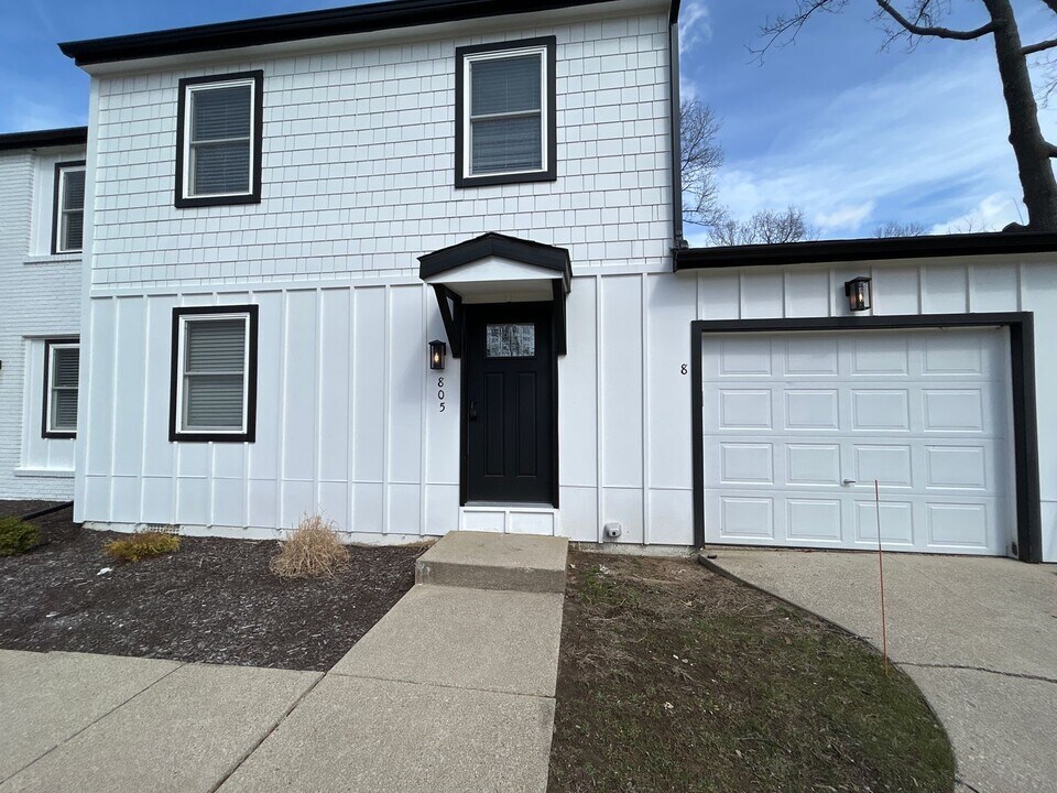 805 Lindenwood Dr S in South Bend, IN - Building Photo