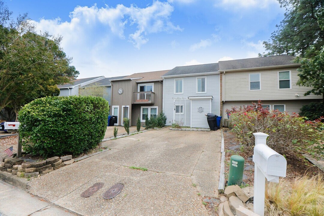 3807 Mystic Cove Ct in Virginia Beach, VA - Building Photo