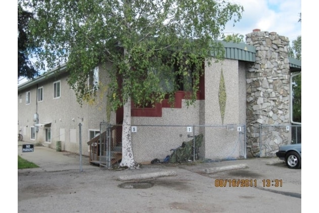 Farewell Apartments in Fairbanks, AK - Building Photo