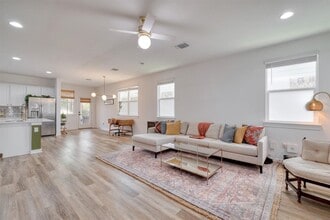 10003 Baden Ln in Austin, TX - Building Photo - Building Photo