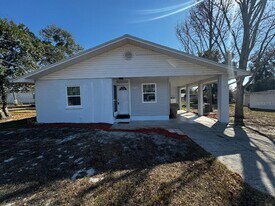 4160 Melanie Ln in Mount Dora, FL - Building Photo