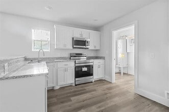 408 W 6th St in Bonham, TX - Building Photo - Building Photo