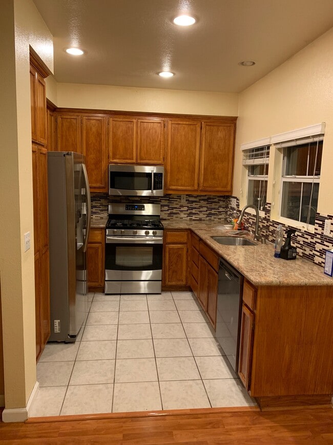 3693 Dickenson Cmn, Unit Dickenson Common Fremont in Fremont, CA - Building Photo - Building Photo